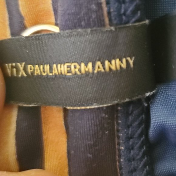 Bikini - Picture 3 of 6